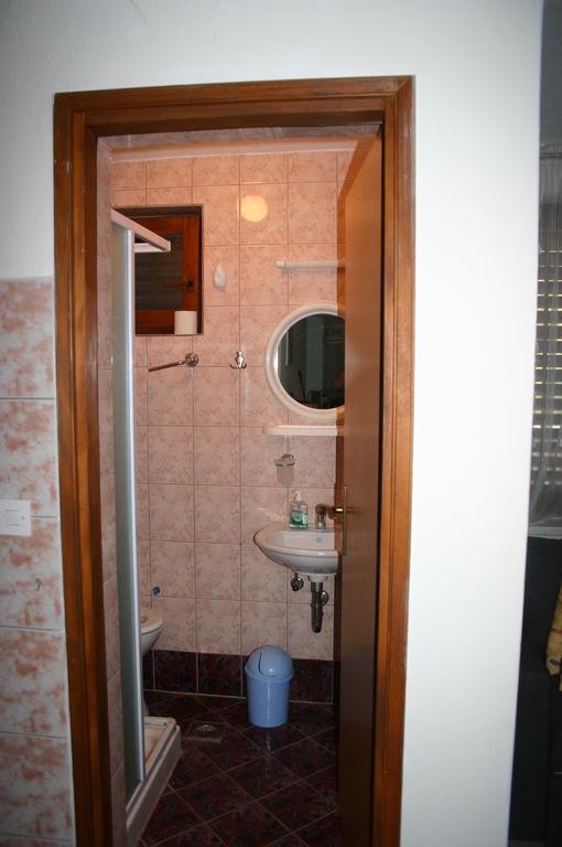 The White House Croatia Apartment Bibinje Cameră foto